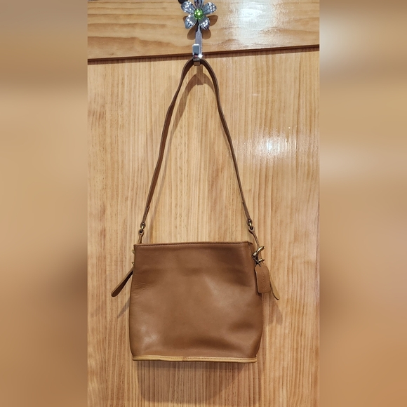 Coach Handbags - Coach Vintage Equestrian Bucket Shoulder Bag (D8D-9809)